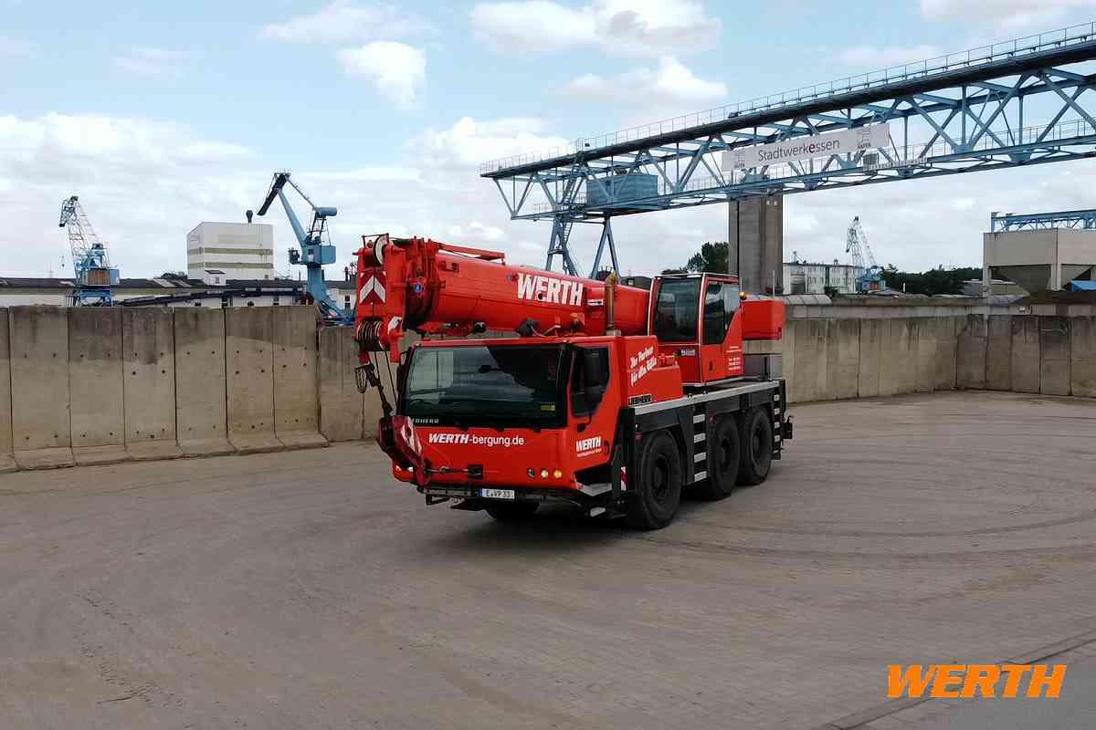 Der 50 t-Mobilkran von Werth Begung in Essen